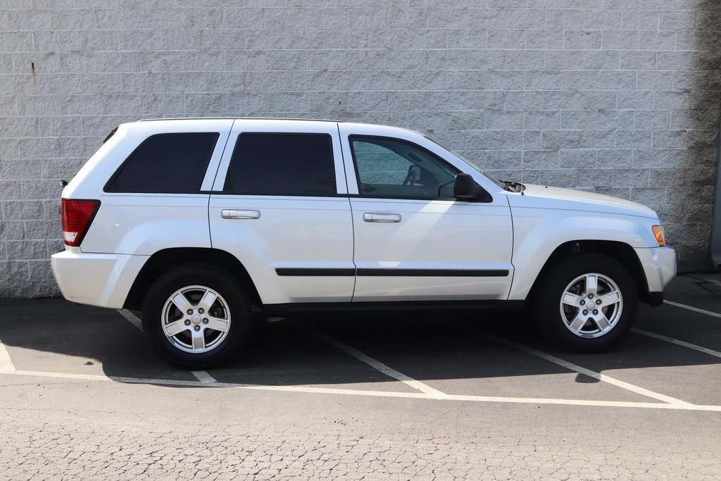 Pre-Owned 2007 Jeep Grand Cherokee Laredo 4D Sport Utility near St ...